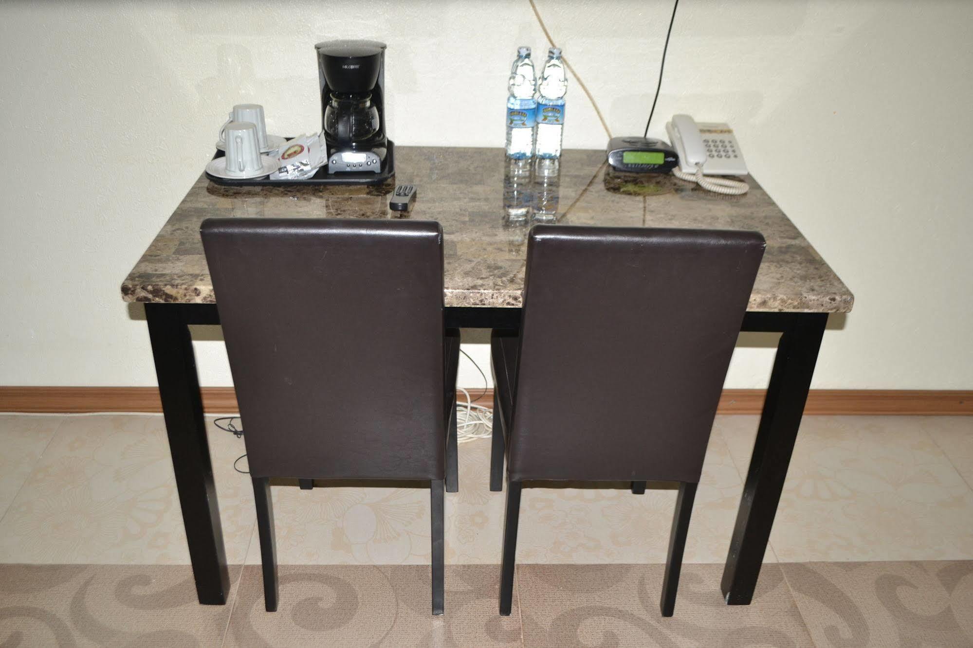 Executive Airport Hotel Энтеббе Экстерьер фото